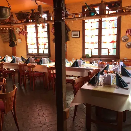 Gæstehus Gites Et Restaurant Des Marais Proche De Chef-du-Pont